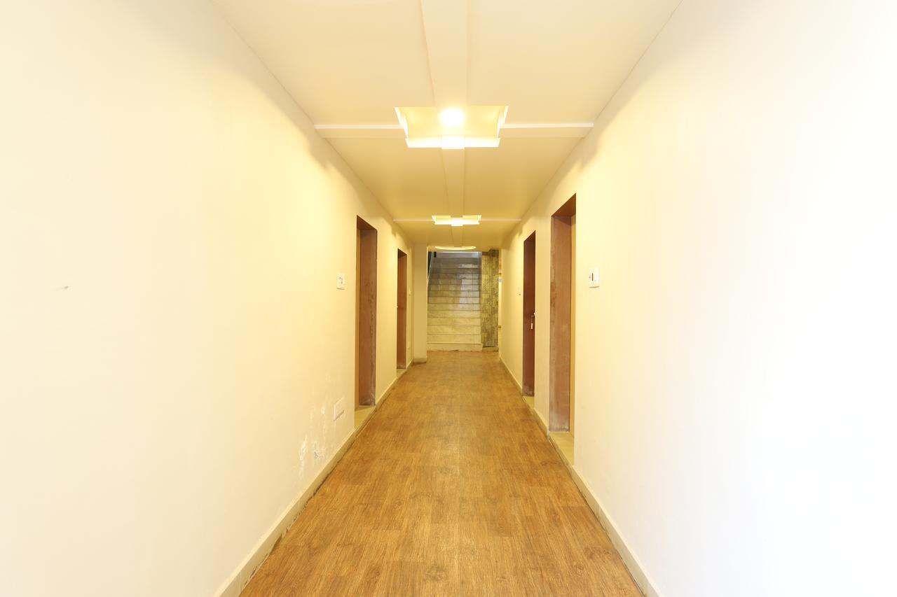Hotel Loyal Residency Jāmnagar Esterno foto